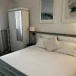Lovely And Spacious Διαμέρισμα