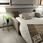 Lovely And Spacious Διαμέρισμα