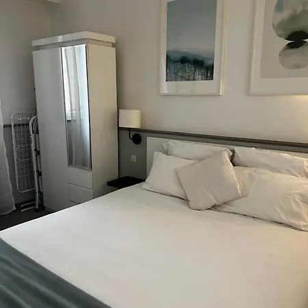 Lovely And Spacious Apartmán