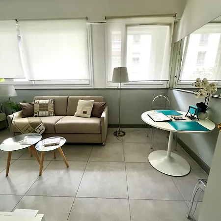 Apartment Lovely And Spacious *